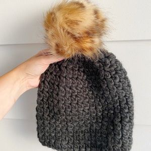 Stella & Dot Hat with removable pompoms